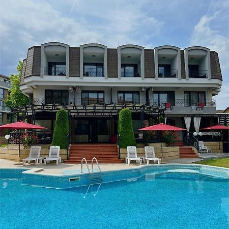 Family Hotel Paradise Άγιος Κωνσταντίνος και Ελένη Εξωτερικό φωτογραφία