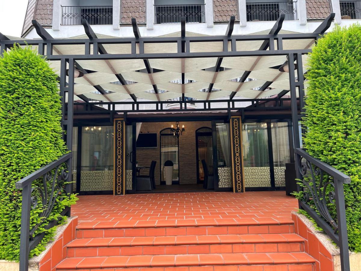 Family Hotel Paradise Άγιος Κωνσταντίνος και Ελένη Εξωτερικό φωτογραφία