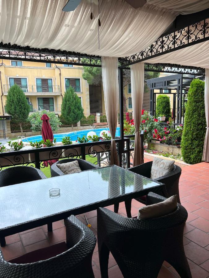 Family Hotel Paradise Άγιος Κωνσταντίνος και Ελένη Εξωτερικό φωτογραφία