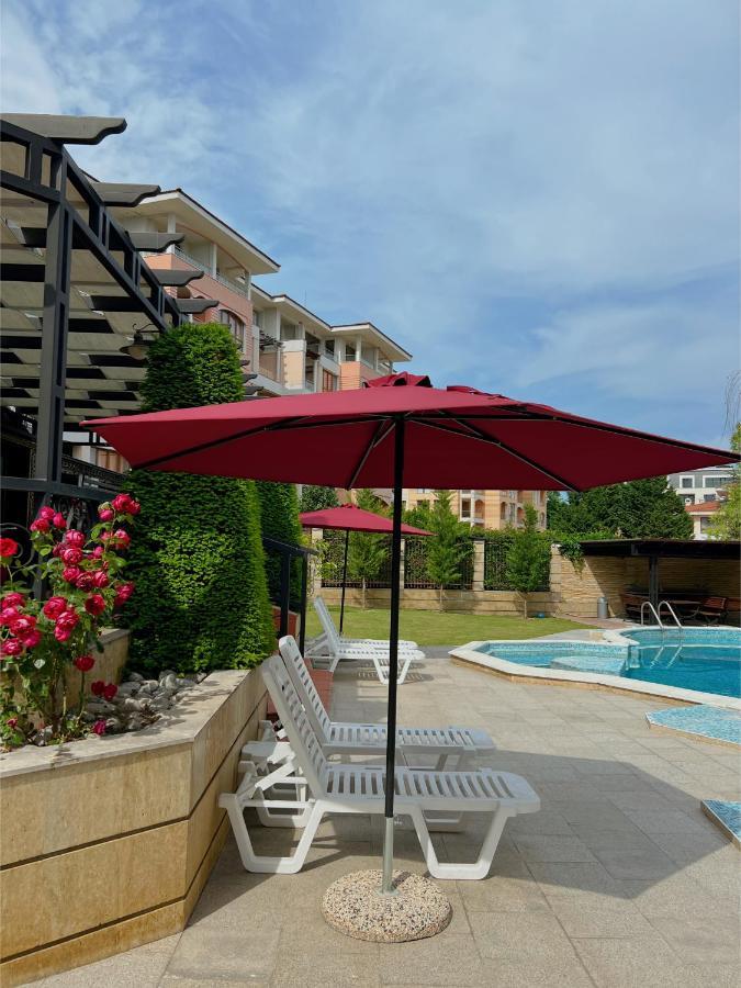 Family Hotel Paradise Άγιος Κωνσταντίνος και Ελένη Εξωτερικό φωτογραφία