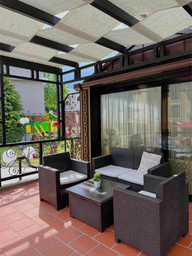 Family Hotel Paradise Άγιος Κωνσταντίνος και Ελένη Εξωτερικό φωτογραφία