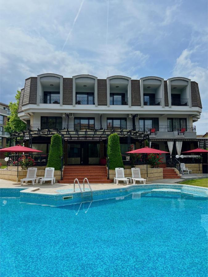 Family Hotel Paradise Άγιος Κωνσταντίνος και Ελένη Εξωτερικό φωτογραφία