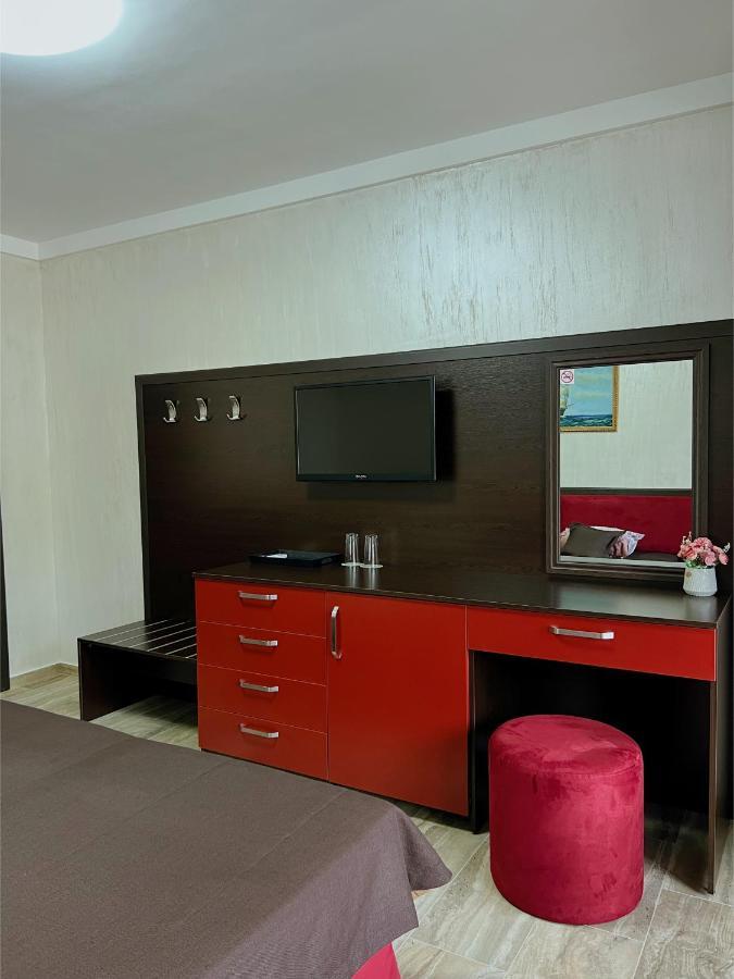 Family Hotel Paradise Άγιος Κωνσταντίνος και Ελένη Εξωτερικό φωτογραφία