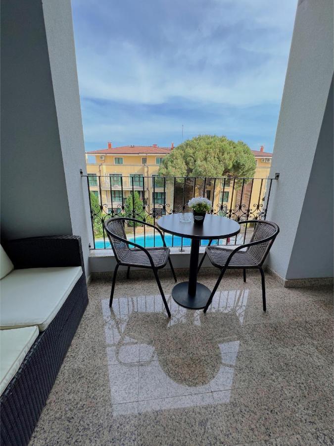 Family Hotel Paradise Άγιος Κωνσταντίνος και Ελένη Εξωτερικό φωτογραφία