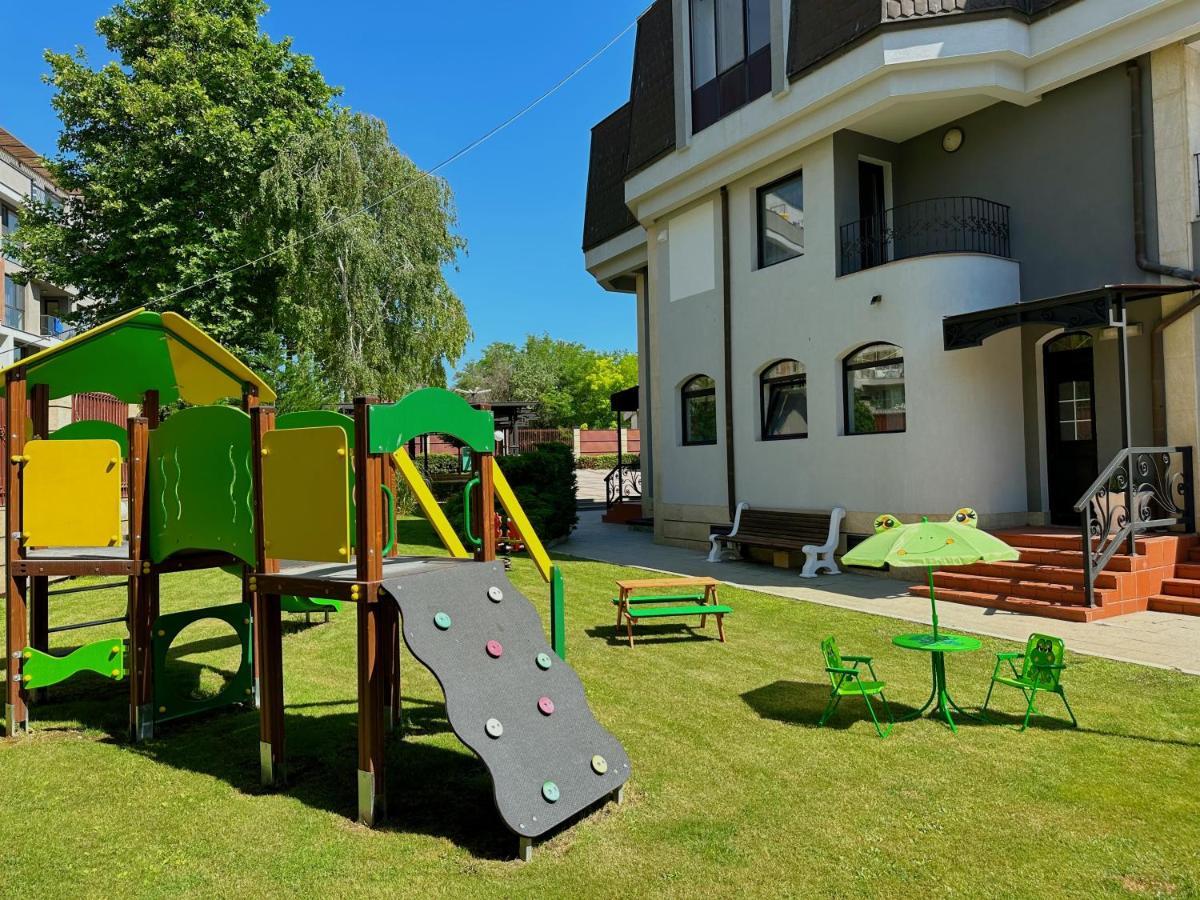 Family Hotel Paradise Άγιος Κωνσταντίνος και Ελένη Εξωτερικό φωτογραφία